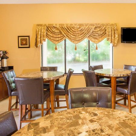 Travelodge By Wyndham Fort Myers Airport Extérieur photo